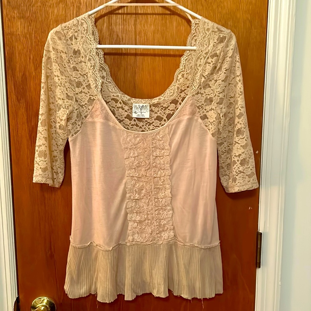 Free people Lacey tee with beautiful details